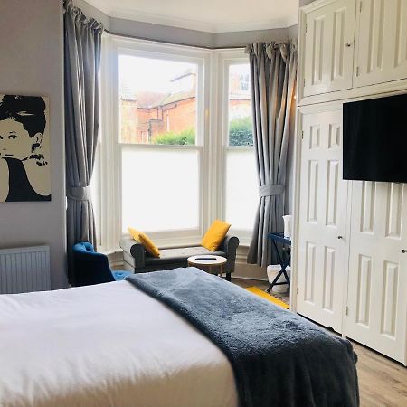 Canterbury Accommodations With Free Car Park Onsite And High Speed Wifi Exterior foto