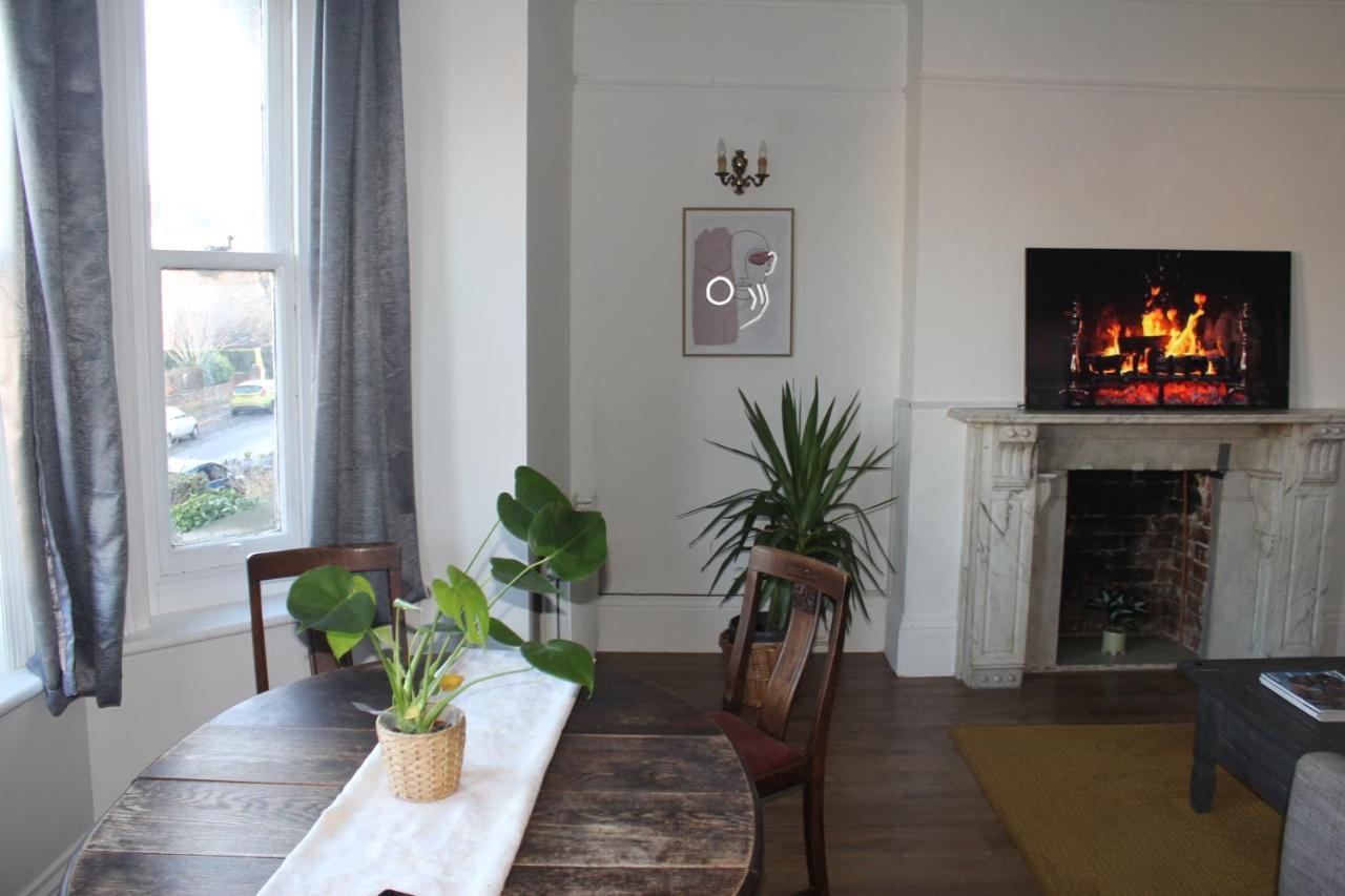Canterbury Accommodations With Free Car Park Onsite And High Speed Wifi Exterior foto