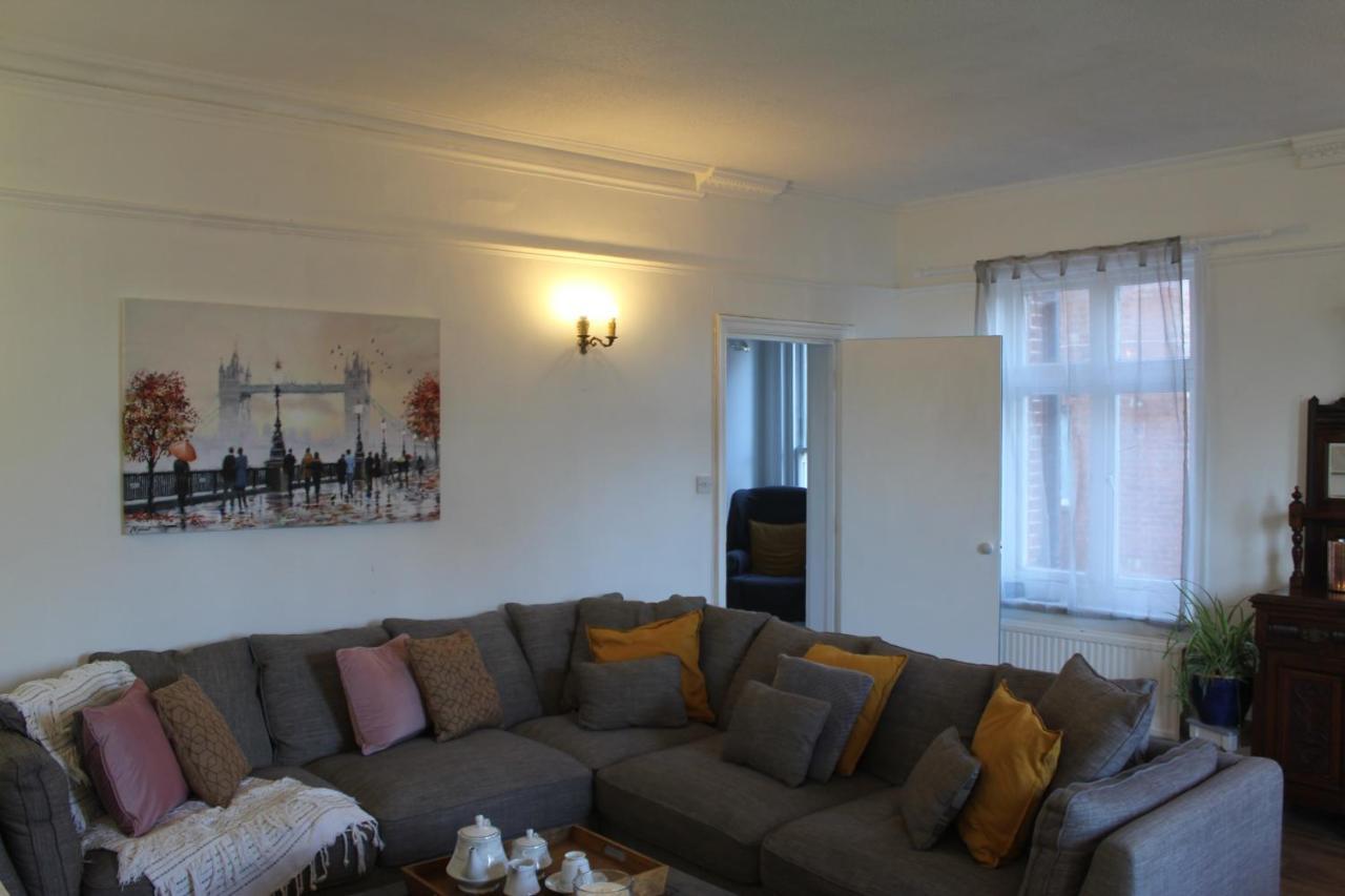 Canterbury Accommodations With Free Car Park Onsite And High Speed Wifi Exterior foto