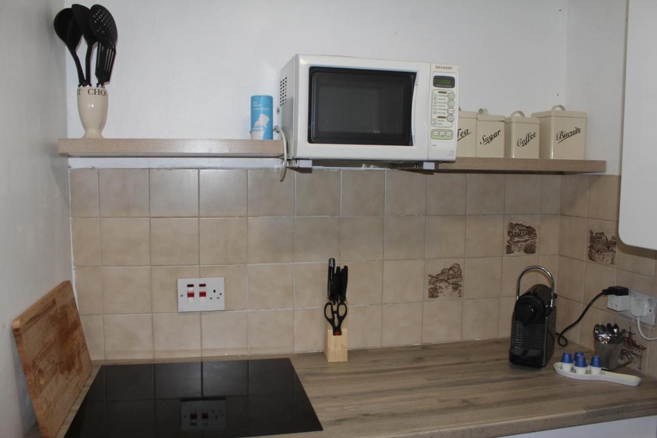 Canterbury Accommodations With Free Car Park Onsite And High Speed Wifi Exterior foto