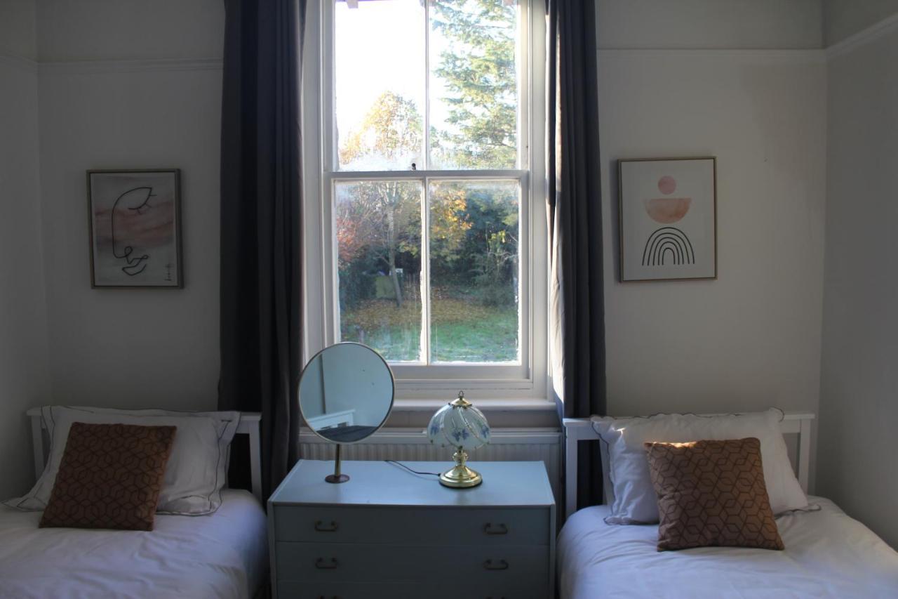 Canterbury Accommodations With Free Car Park Onsite And High Speed Wifi Exterior foto