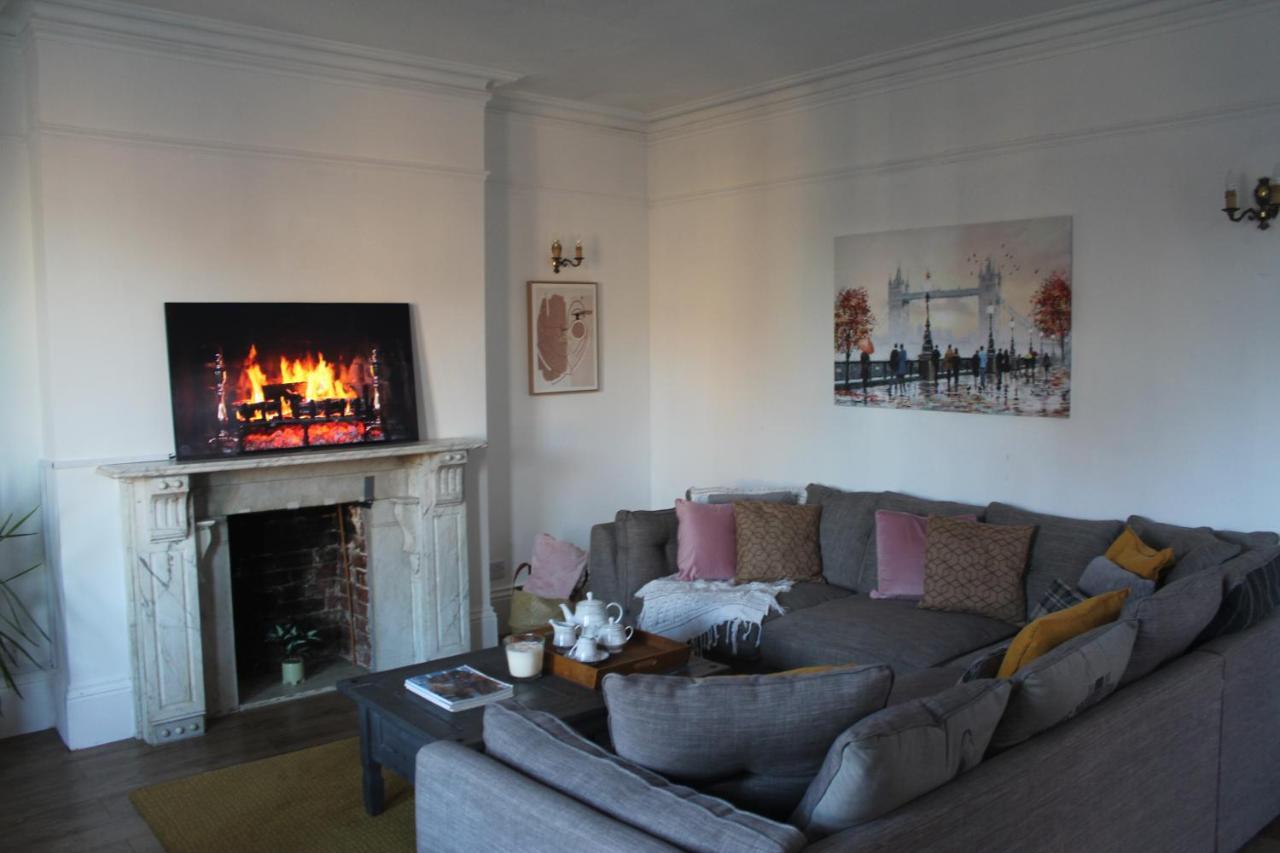 Canterbury Accommodations With Free Car Park Onsite And High Speed Wifi Exterior foto