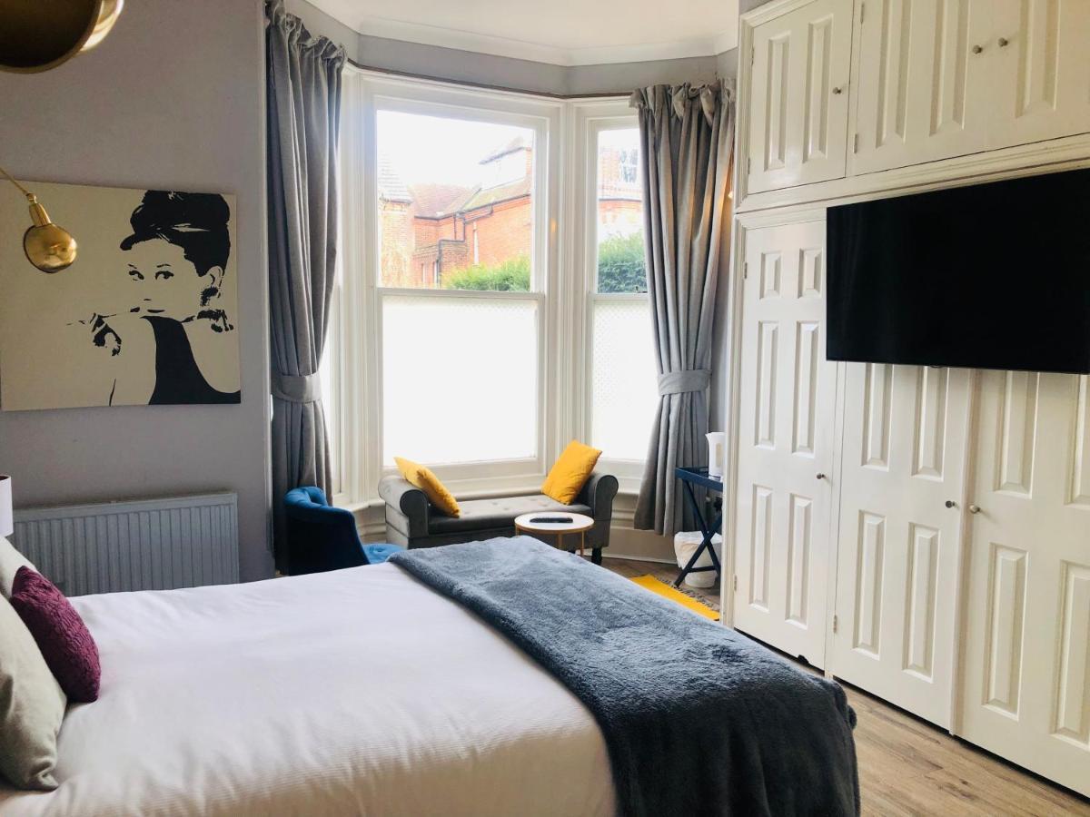 Canterbury Accommodations With Free Car Park Onsite And High Speed Wifi Exterior foto